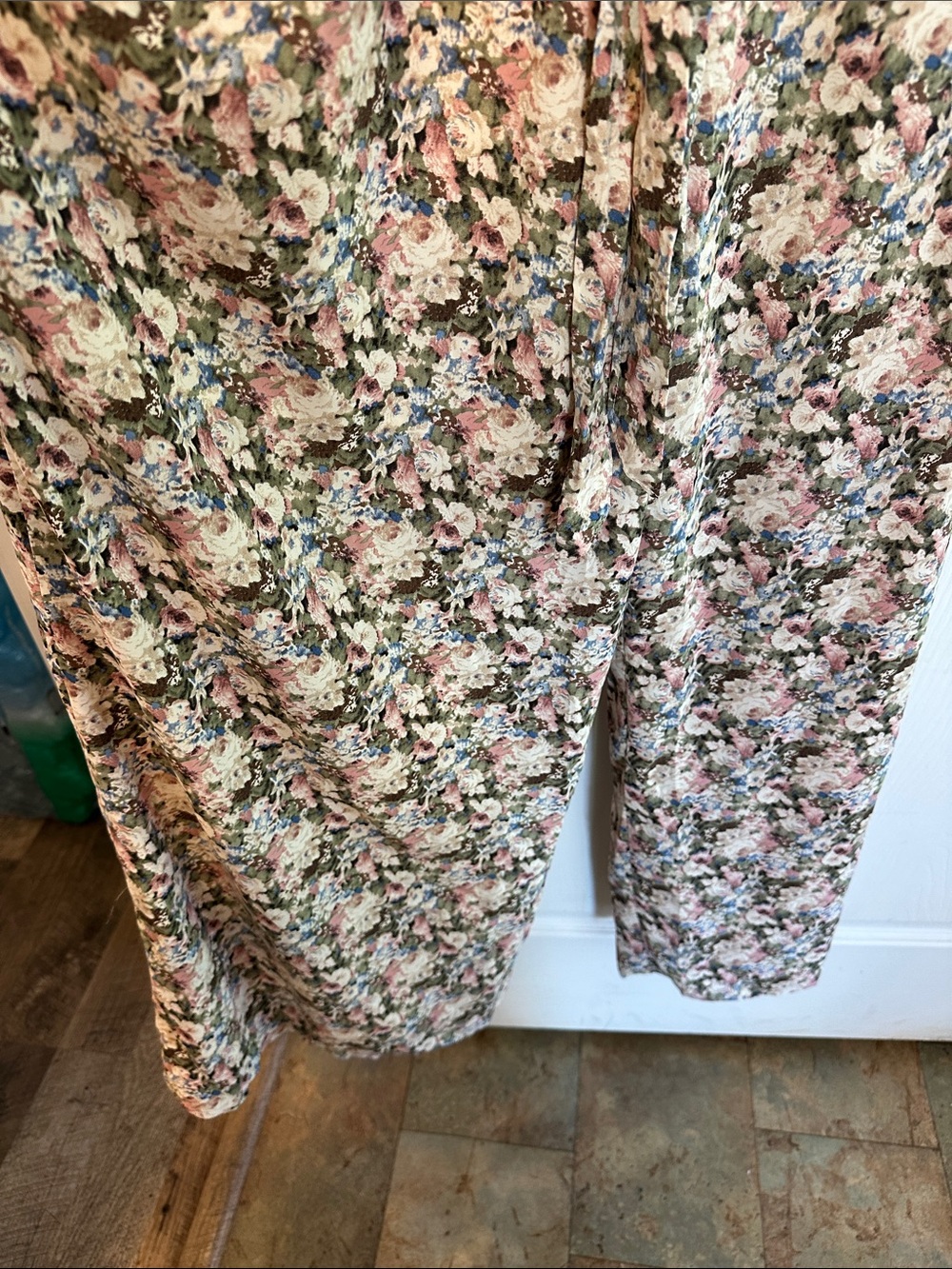 NWOT Hayden Floral Long Sleeve Jumpsuit in Cream and Pink - Picture 4 of 5
